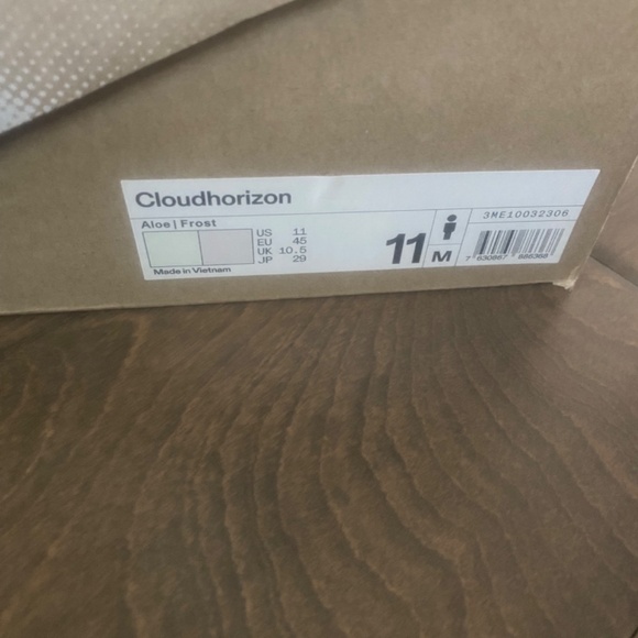 Mens Sneakers - Picture 6 of 7